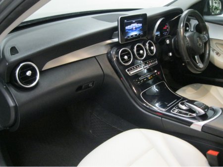 2015 Mercedes-Benz C Class - thumbnail 18