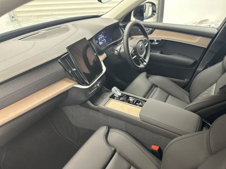 2026 Volvo XC90 - thumbnail 2