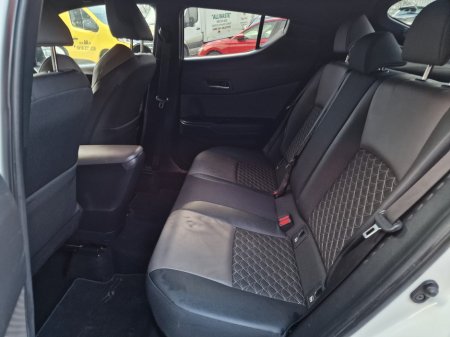 2022 Toyota C-HR 1.8 HYBRID AUTOMATIC SOL HIGH SPEC 2 KEYS 5 SEATER thumbnail