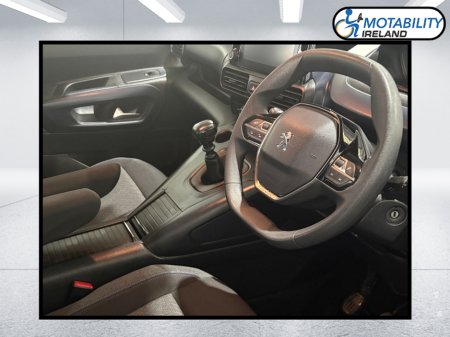 2023 Peugeot Rifter Wheelchair Accessible €42,995 thumbnail