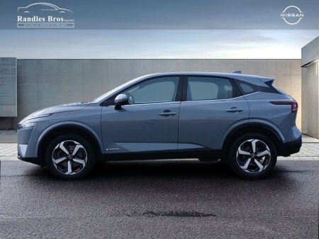 2023 Nissan Qashqai - view 3