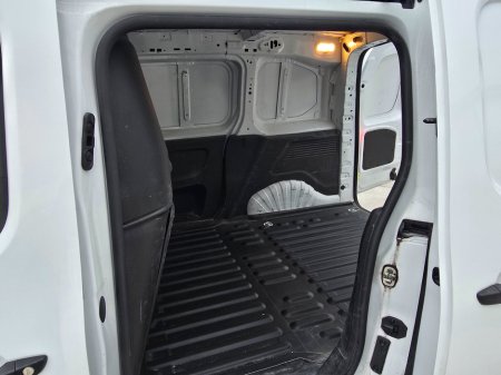 2022 Peugeot Partner - thumbnail 17