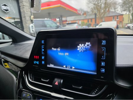 2018 Toyota C-HR LUNA HYRBID AUTO. HUGE SPEC. FINANCE ARRANGED. SIMI. AA APPROVED. €18,950 thumbnail