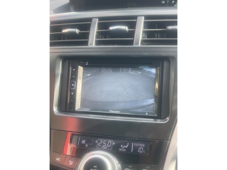 2013 Toyota Prius - thumbnail 15