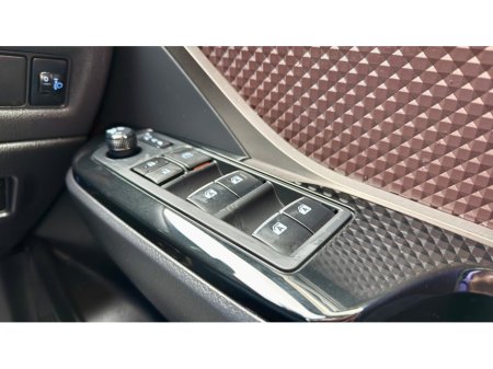 2017 Toyota C-HR - thumbnail 25