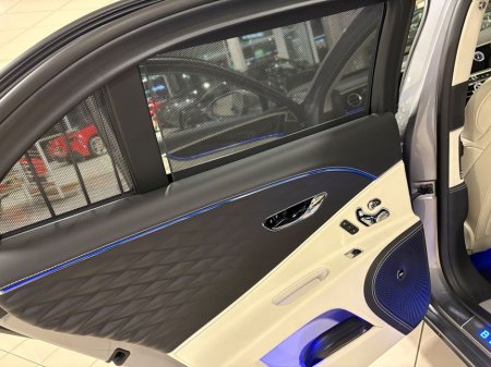 2025 Bentley Flying Spur 3.0 V6 E-HYBRID AZURE=AS NEW//HUGE SPEC=PAN ROOF//BALANCE OF BENTLEY WARRANTY=ONLY €150 ANNUAL ROAD TAX//TAILORED FINANCE PACKAGES AVAILABLE=TRADE INS €249,995 thumbnail