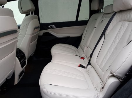 2025 BMW X7 xDrive40d M Sport €179,995 thumbnail