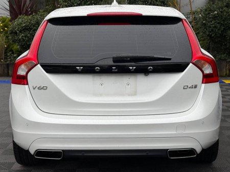 2017 Volvo V60 D4 CLASSIC 2.0 D // OPENING SUNROOF // LEATHER HEATED SEATS // REVERSE CAMERA €18,950 thumbnail