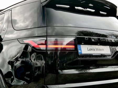 2025 Land Rover Discovery  €138,950 thumbnail