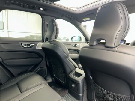 2025 Volvo XC60 - thumbnail 23
