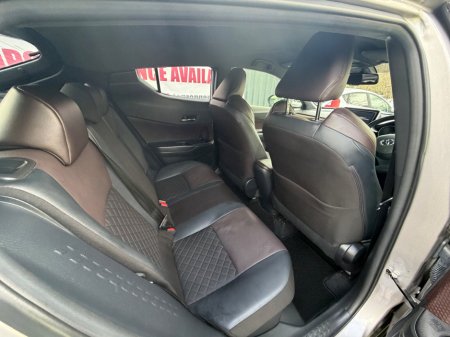 2018 Toyota C-HR 1.8 HYBRID LUNA €18,900 thumbnail