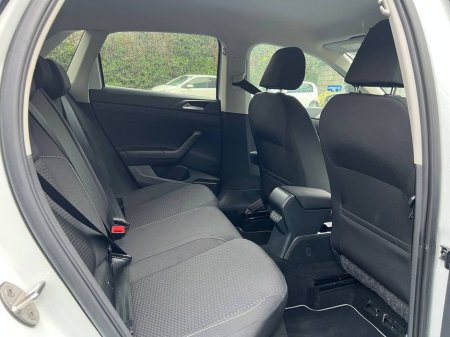 2019 Volkswagen Polo COMFORTLINE 1.0 TSI // FULL SERVICE HISTORY // DIAMOND CUT ALLOYS // APPLE CARPLAY/ANDROID AUTO €15,900 thumbnail