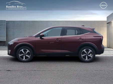 2023 Nissan Qashqai - view 3