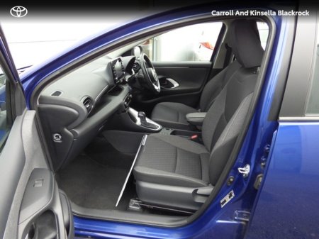 2023 Toyota Yaris Hybrid Luna €22,950 thumbnail