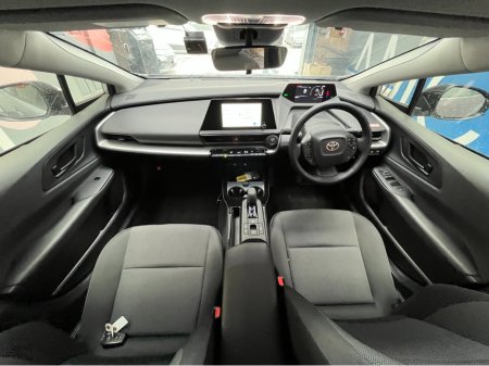 2025 Toyota Prius - thumbnail 13