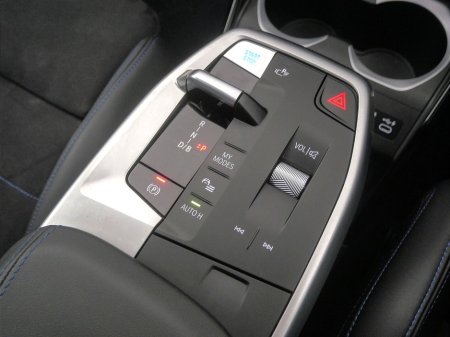 2023 BMW iX1 - thumbnail 10