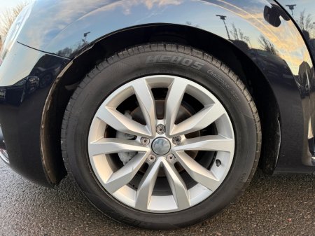 2018 Volkswagen Beetle - thumbnail 10