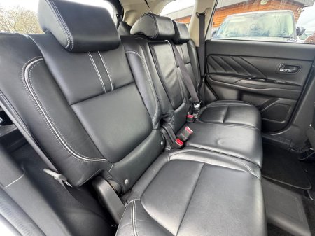 2018 Mitsubishi Outlander - thumbnail 19