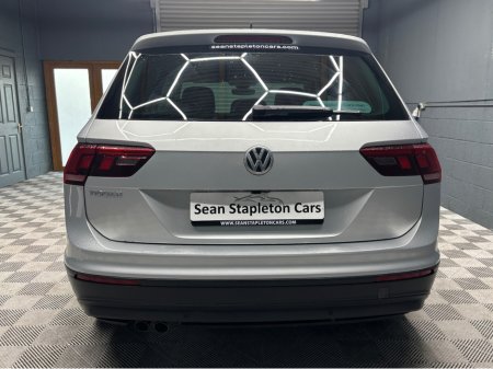 2020 Volkswagen Tiguan CL 2.0 TDI MANUAL 6SPEED FWD 150HP 5DR €24,950 thumbnail