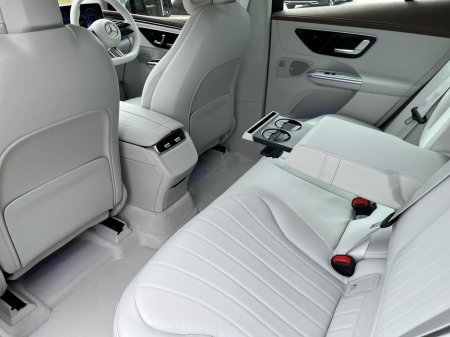 2025 Mercedes-Benz EQE - thumbnail 18