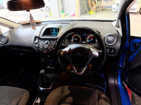 2013 Ford Fiesta - thumbnail 11