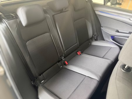 2021 Volkswagen Golf - thumbnail 18