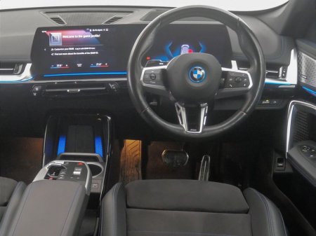 2023 BMW iX1 - thumbnail 5