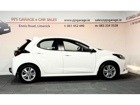 2022 Toyota Yaris HYBRID LUNA AUTO 4DR €21,990