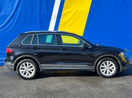 2017 Volkswagen Tiguan HIGHLINE 1.4 TSI AUTO // 4 HEATED SEATS // 360 SURROUND PARKING SENSORS & CAMERAS // APPLE CARPLAY/ANDROID AUTO €25,500