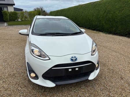 2017 Toyota Aqua - thumbnail 4