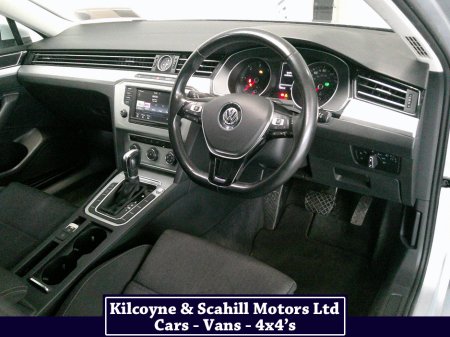 2016 Volkswagen Passat 1.6 TDI SE BUSINESS BLUEMOTION 120PS 4DR AUTO thumbnail