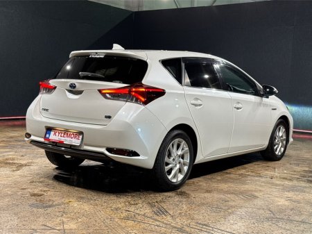 2017 Toyota Auris 1.8L HYBRID AUTOMATIC - HALF BLACK LEATHER UPHOLSTERY - REVERSE CAMERA €15,950