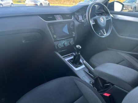 2019 Skoda Octavia C AMBITION 1.6 TDI 115HP 4DR thumbnail