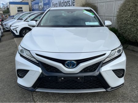2019 Toyota Camry - thumbnail 2