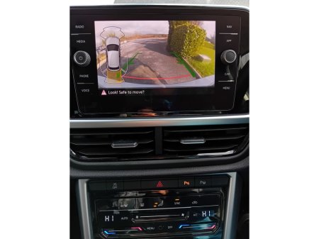 2022 Volkswagen T-Roc LIFE 2.0 TDI MANUAL 6SPEED FWD 116HP 5 5DR thumbnail