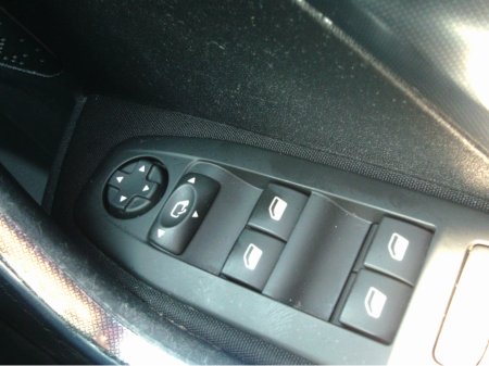 2016 Peugeot 2008 - thumbnail 16