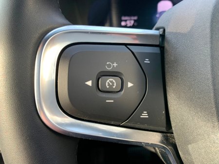 2025 Volvo EX40 - thumbnail 28