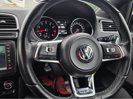 2015 Volkswagen Polo - thumbnail 19