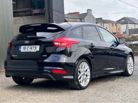 2018 Ford Focus - view 4