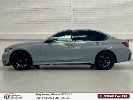 2023 BMW 3 Series - thumbnail 4