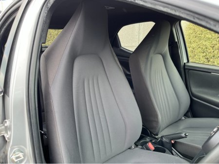 2021 Toyota Yaris - thumbnail 10