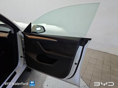 2024 Tesla Model Y - thumbnail 23