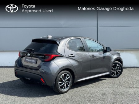 2022 Toyota Yaris 1.5 Hybrid Luna Sport Call Now 041 980 2420 €22,950