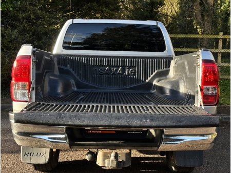 2018 Toyota Hilux - thumbnail 11