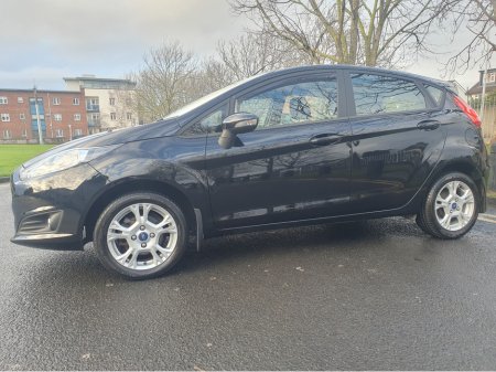2016 Ford Fiesta ZETEC 1.0 65PS, 61,000KM !!! , Full Service History €9,995 thumbnail