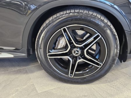 2021 Mercedes-Benz GLC Class GLC220d 4MATIC €35,950 thumbnail