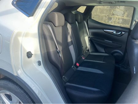 2018 Nissan Qashqai 1.2 SV SS 18 4DR €14,950 thumbnail