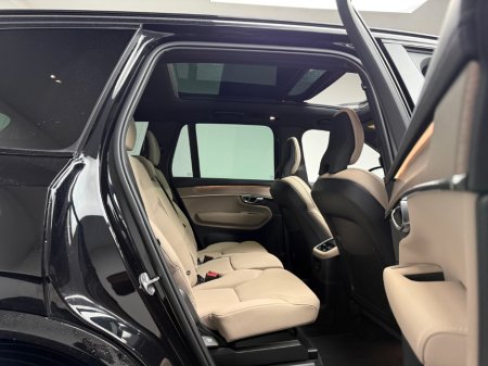 2025 Volvo XC90 - thumbnail 12