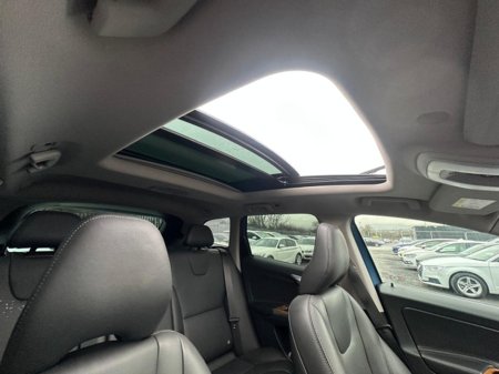 2017 Volvo XC60 - thumbnail 16