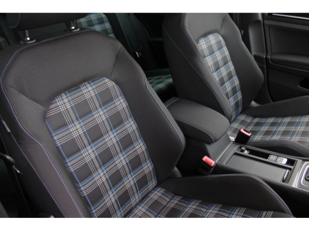 2016 Volkswagen Golf - thumbnail 11